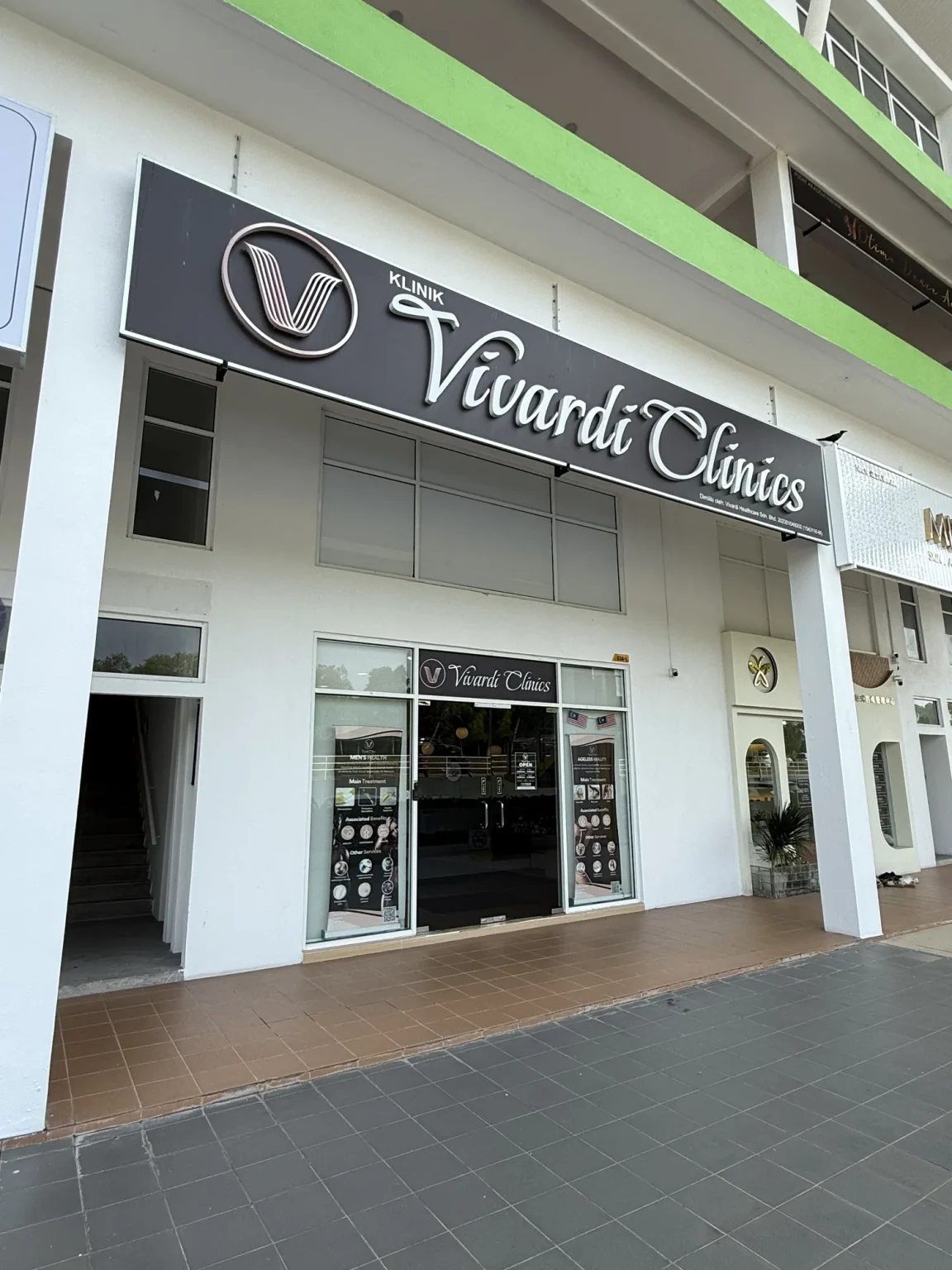 Vivardi Clinics signboard and shopfront along the shop row in Taman Anggun, Rawang